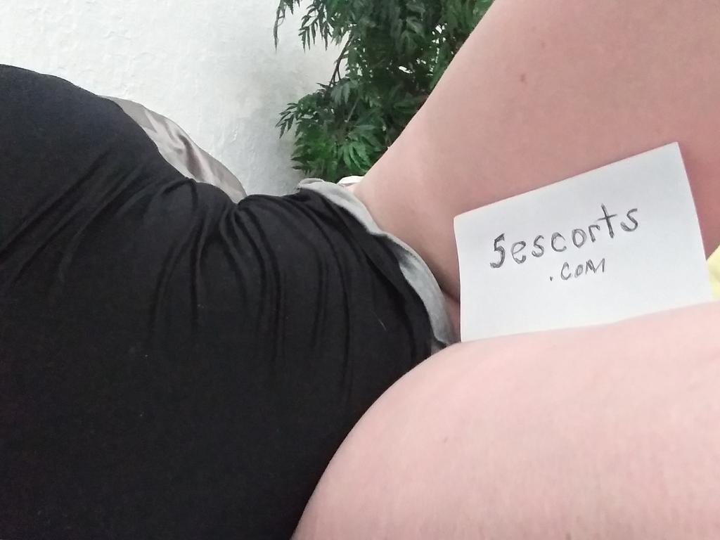 escort photo 1